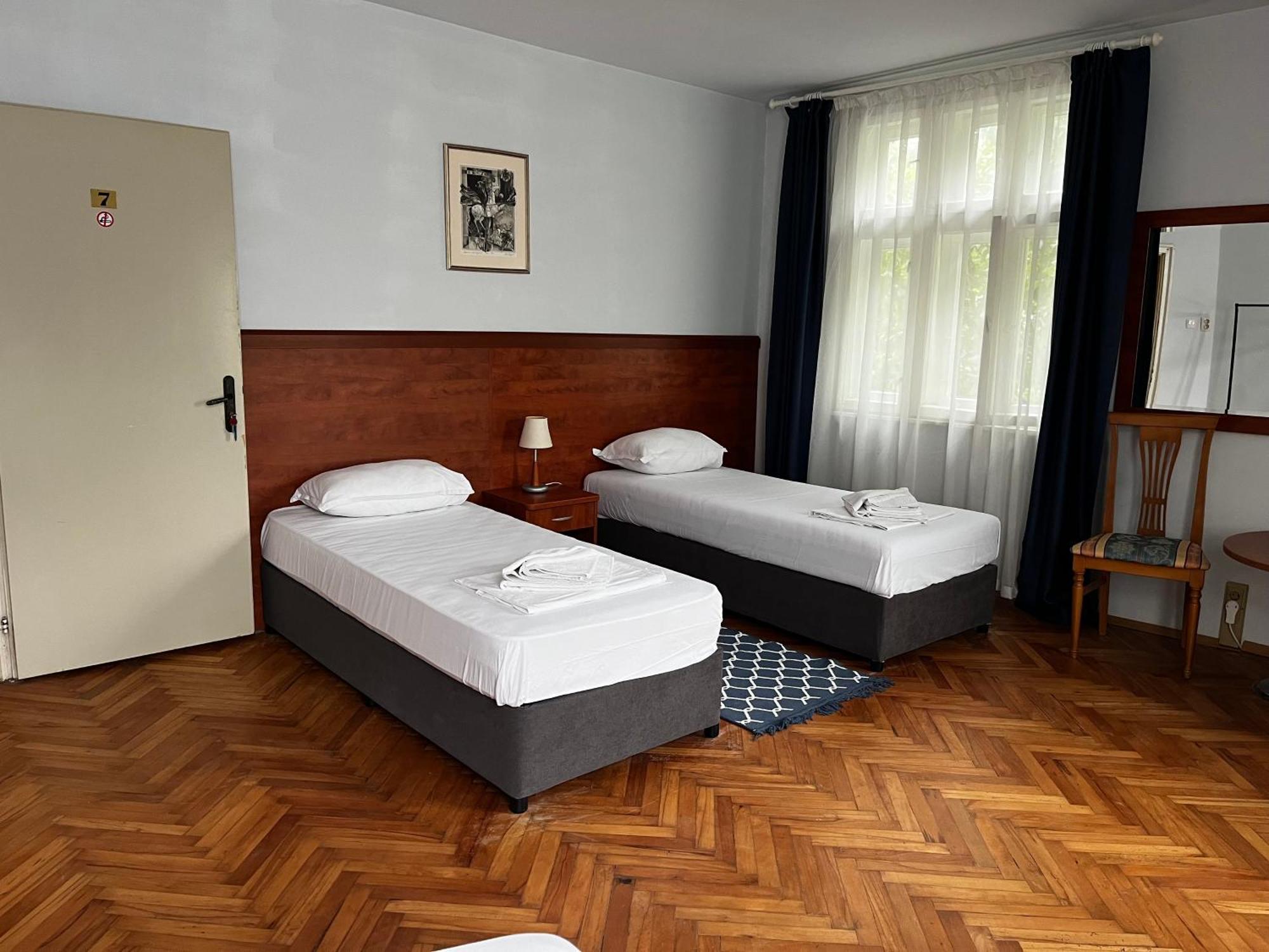 Guest Rooms Donovi Варна Экстерьер фото