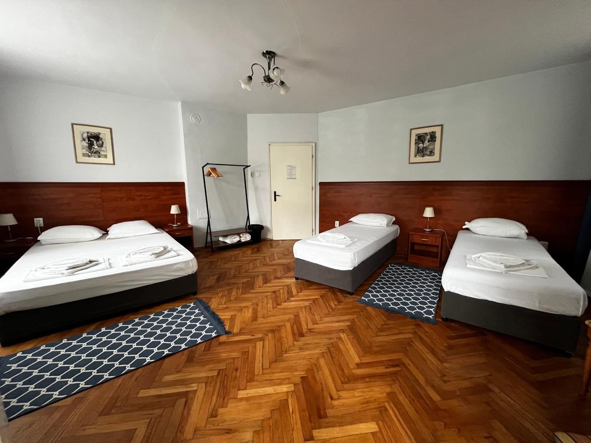 Guest Rooms Donovi Варна Экстерьер фото